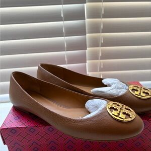 Tory Burch Tan Leather Loafers with Gold Logo